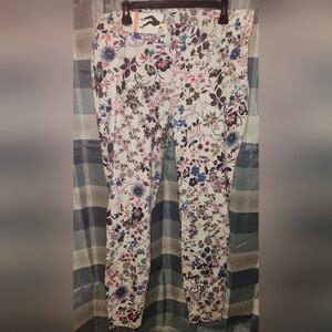 NWT 2X HUE Denim Jeggings, White, Floral, Stretchy, Pull On, Plus Size